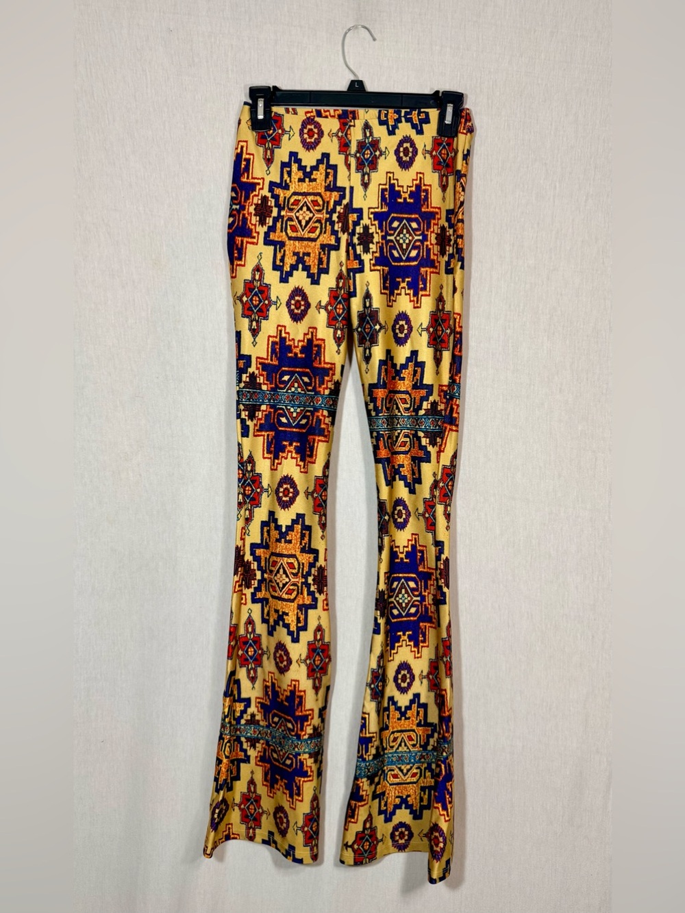 Poprageous size M traditional weave print bellbottom flare leggings
